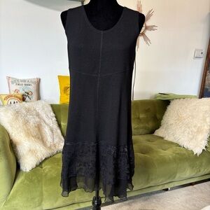 Pretty Angel Black linen-blend knit layered hem shift dress